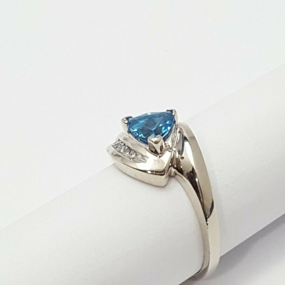 Elegant 10K Karat Solid White Gold Blue Topaz & Diamond Ring - Size 7 - Nice! - Picture 5 of 11